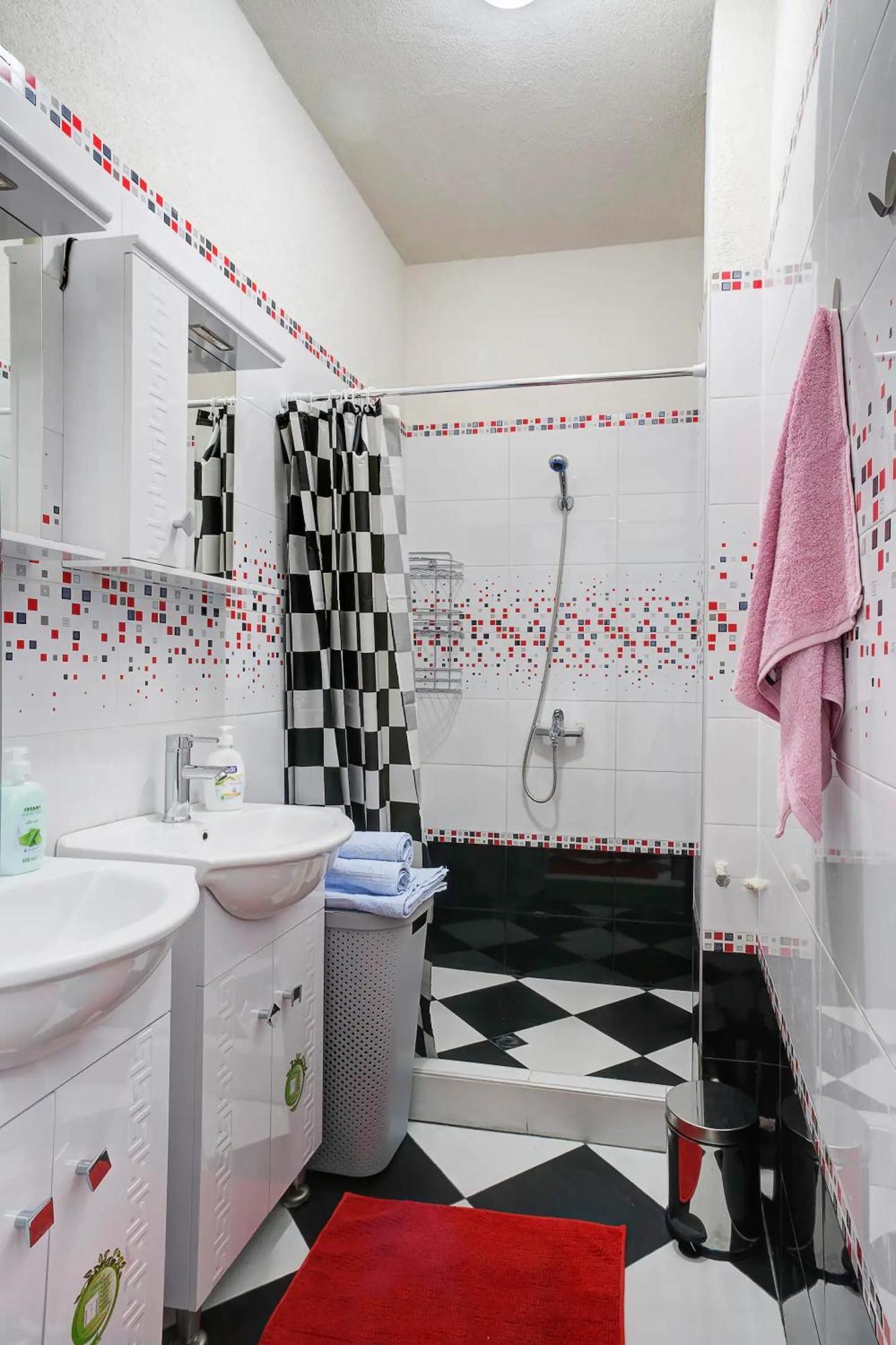 10 Seconds Away From The Main Street, Free Secured Parking Apartment Sofia Bagian luar foto