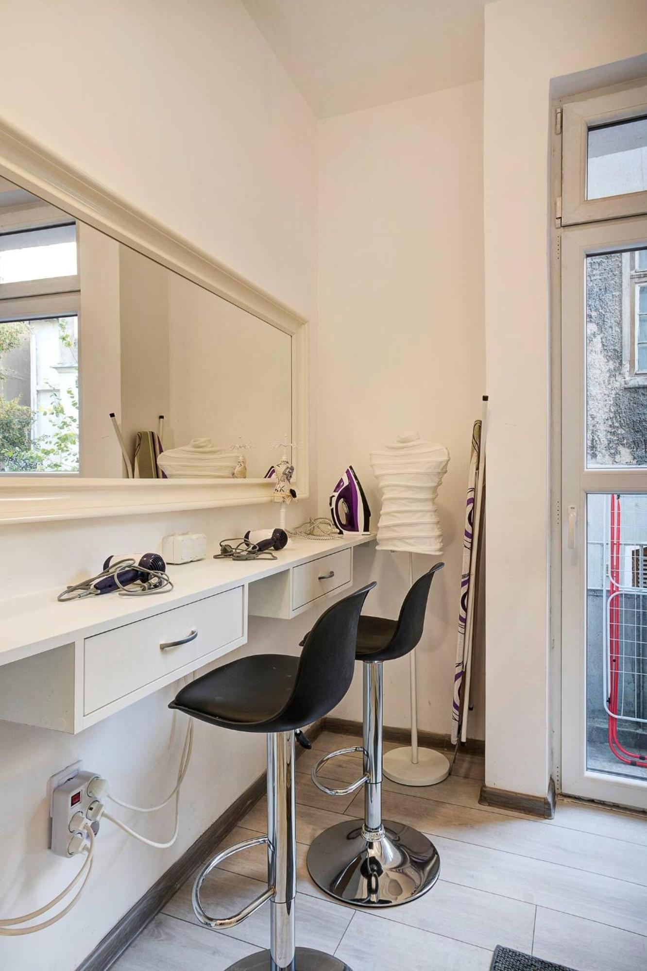 10 Seconds Away From The Main Street, Free Secured Parking Apartment Sofia Bagian luar foto